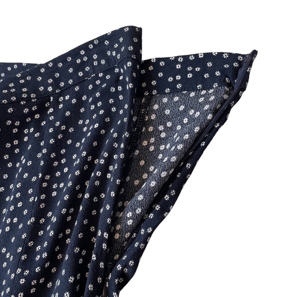 Abercrombie & Fitch Navy Floral Crepe Flare Leg Pants, Size L - Picture 8 of 10